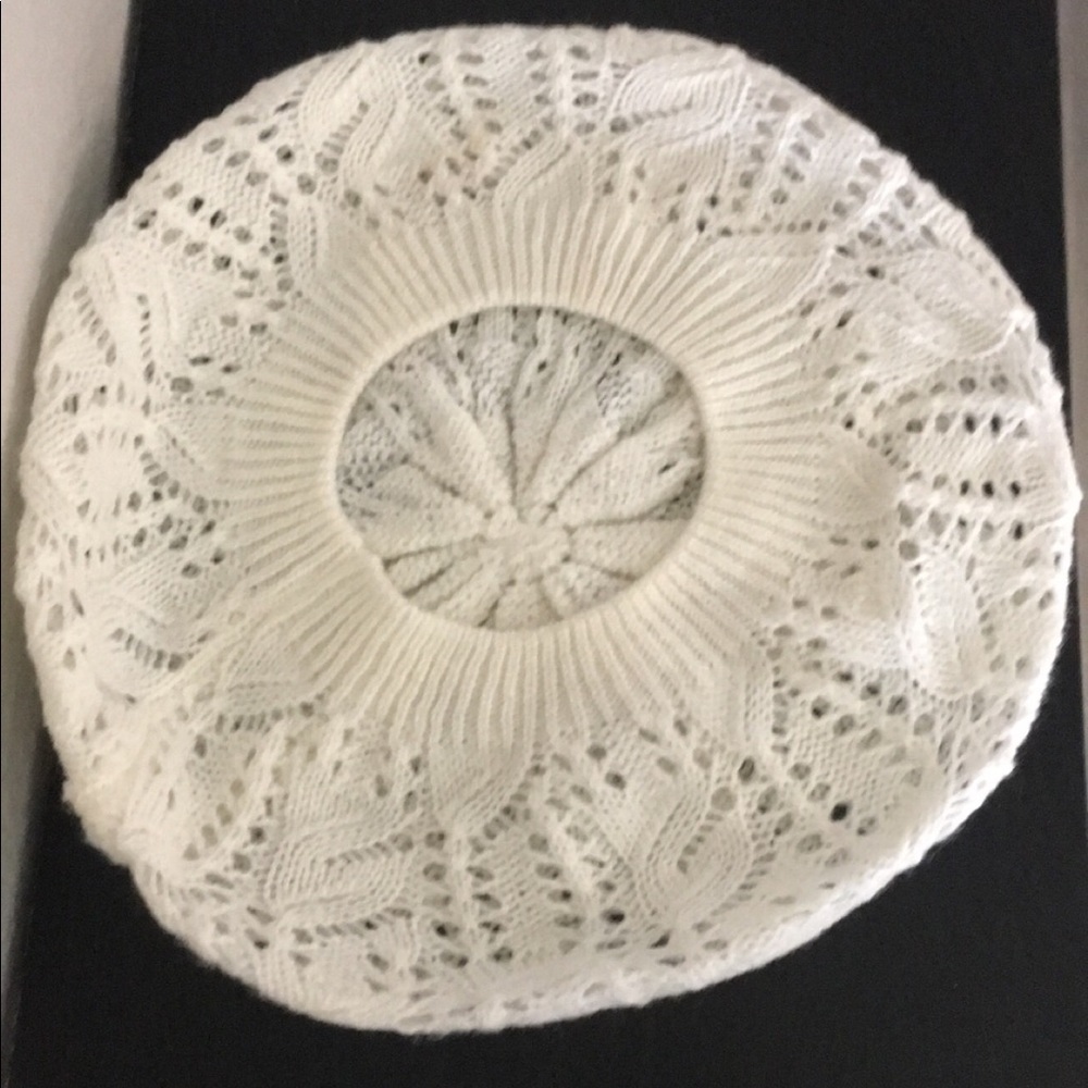 Hat/beanie - Picture 2 of 2